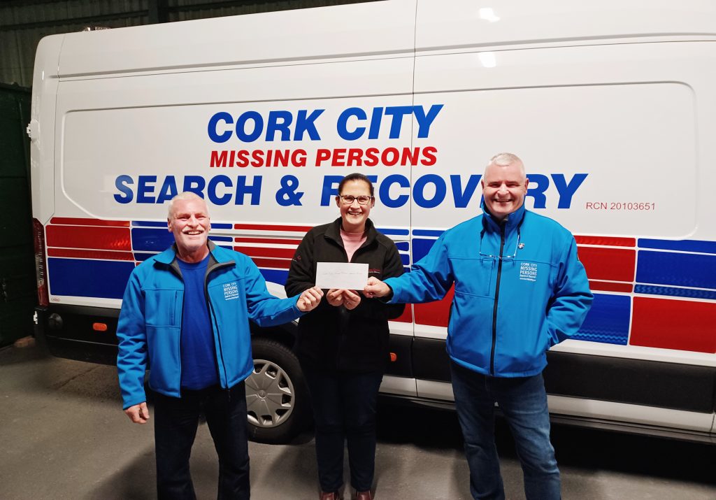 Presentation of donation cheque to CCMPSR