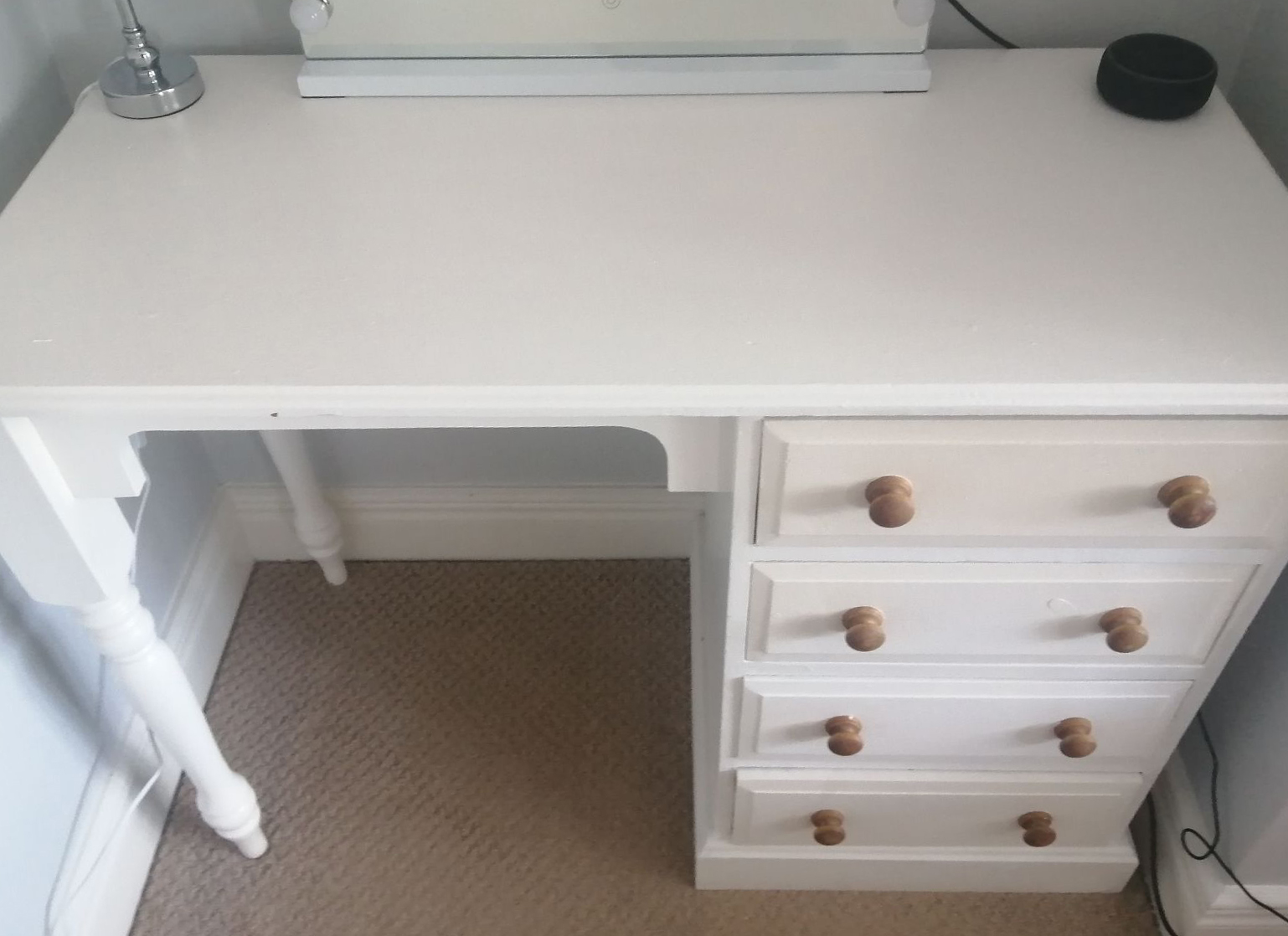 Old desk becomes stunning upcycled dressing table